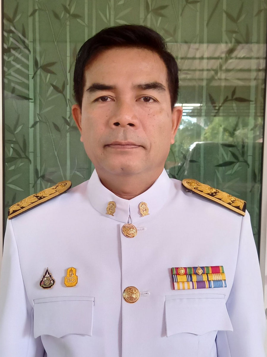 นายธิติรัตน์  พรหมรัตน์