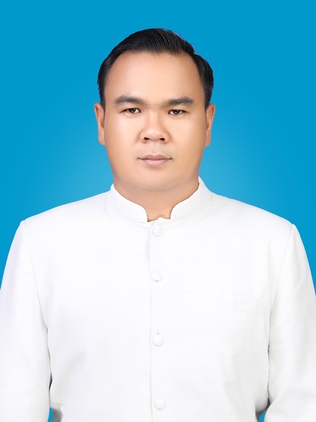 นายนพรัช  บุญแสนตระกูล